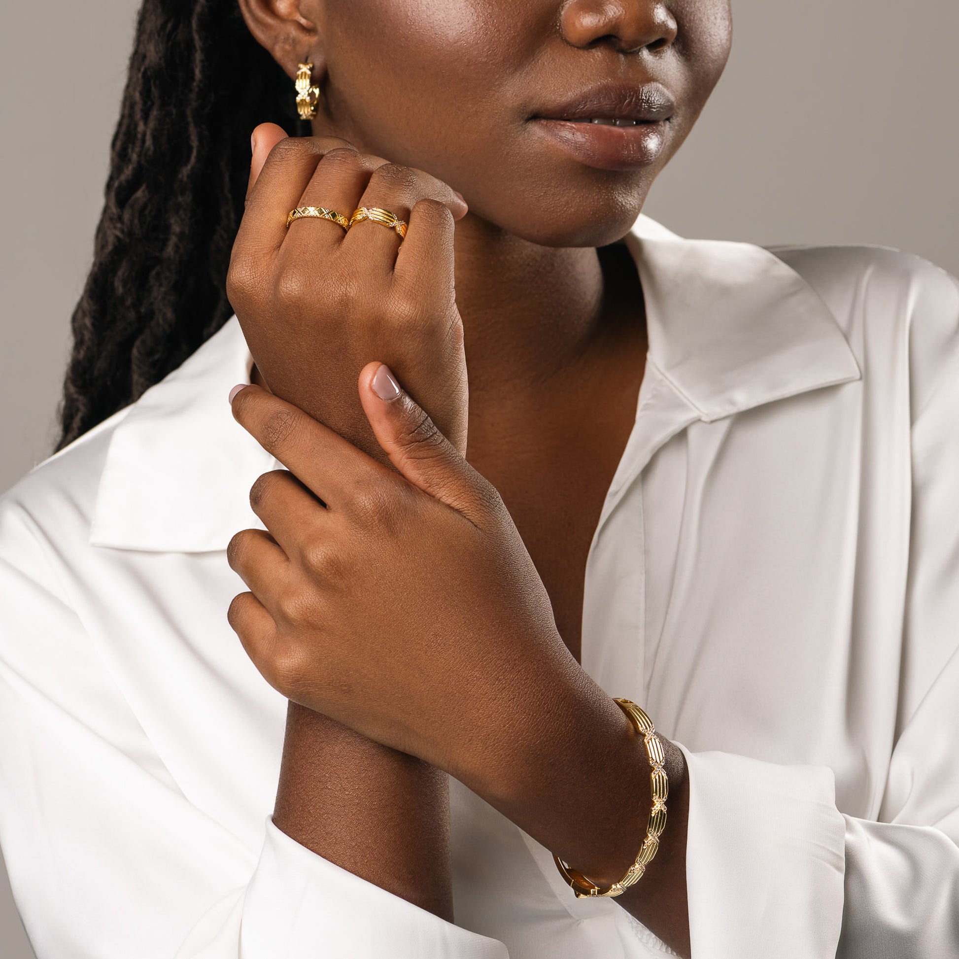 Bangle Alchimia Brillante, bagno in oro 18k – indossato