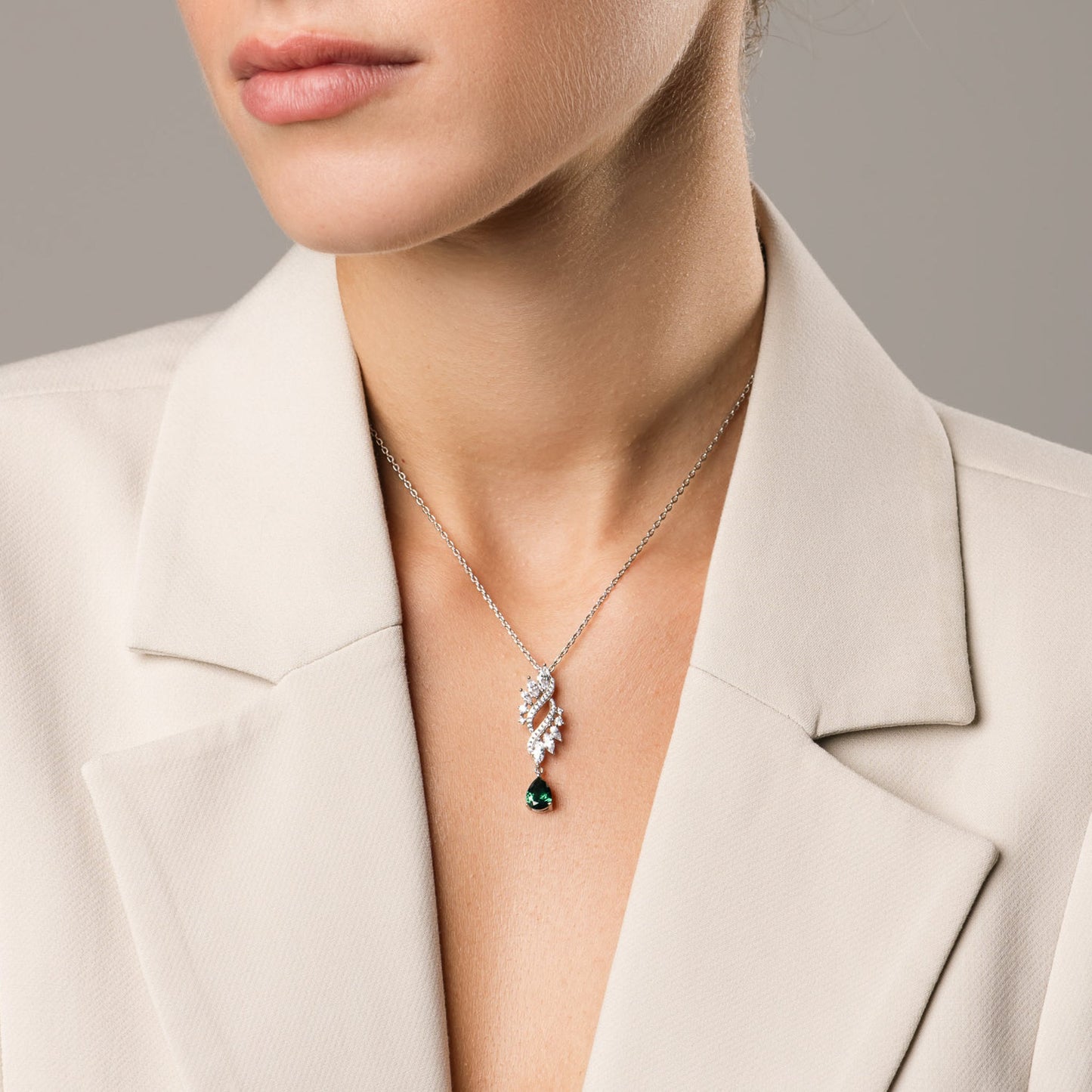 Collana Gemma di Eleganza, bagno di rodio – dettaglio