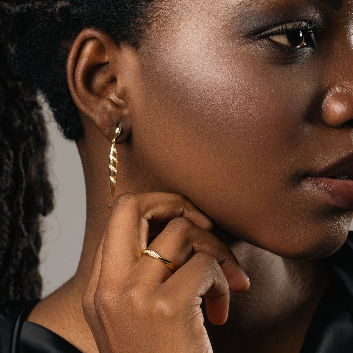 Anello Soffio di Purezza, bagno in oro 18k – indossato