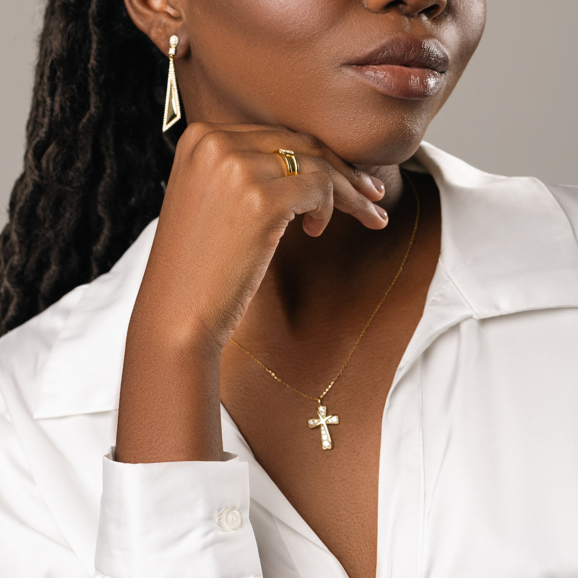 Anello Linea d'Intesa, bagno in oro 18k – indossato