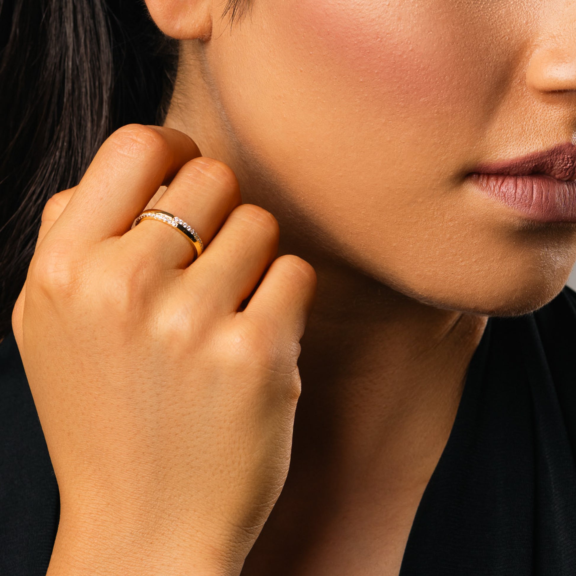 Anello Linea di Luce, bagno in oro 18k – dettaglio