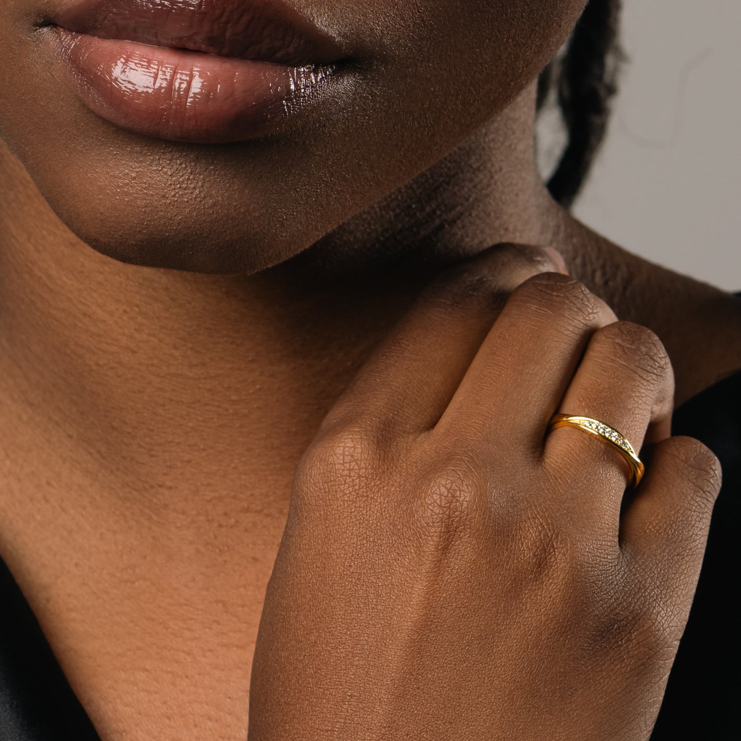 Anello Soffio di Purezza, bagno in oro 18k – dettaglio