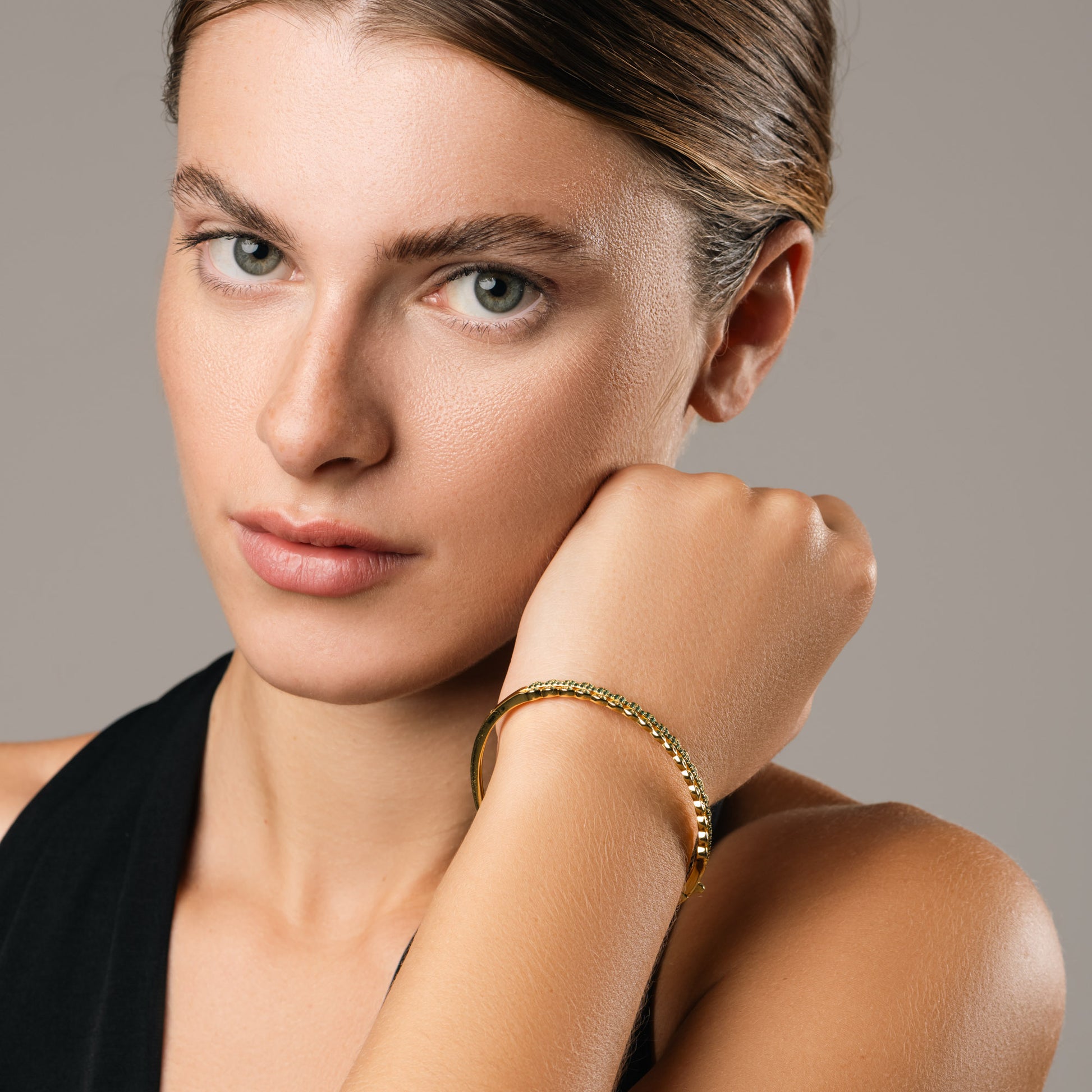 Bangle Vento di Smeraldo, bagno in oro 18k – dettaglio