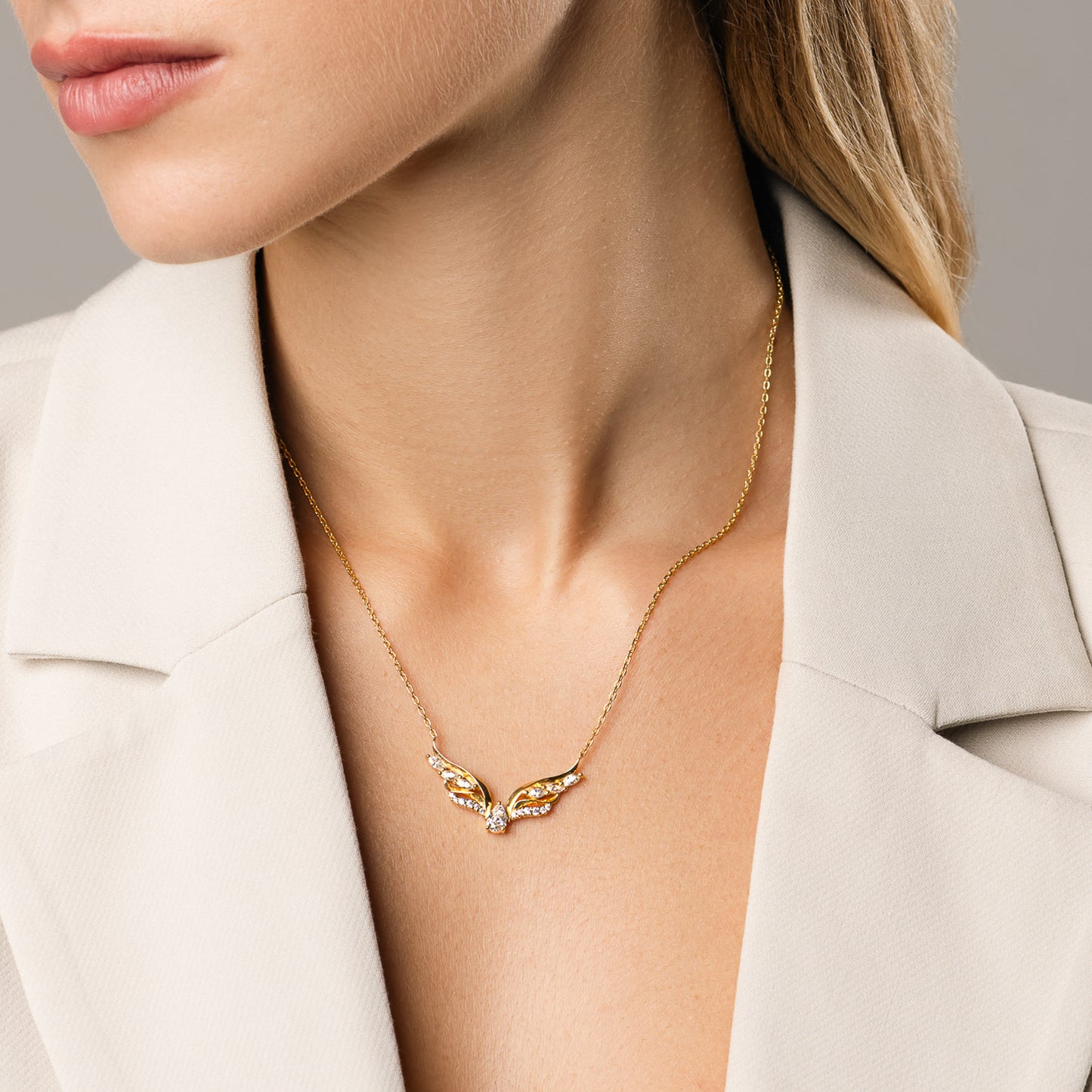 Collana Anima Alata, bagno in oro 18k – dettaglio