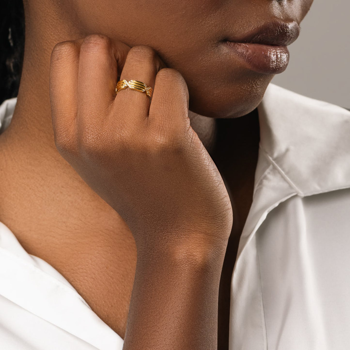 Anello Alchimia Brillante, bagno in oro 18k – dettaglio